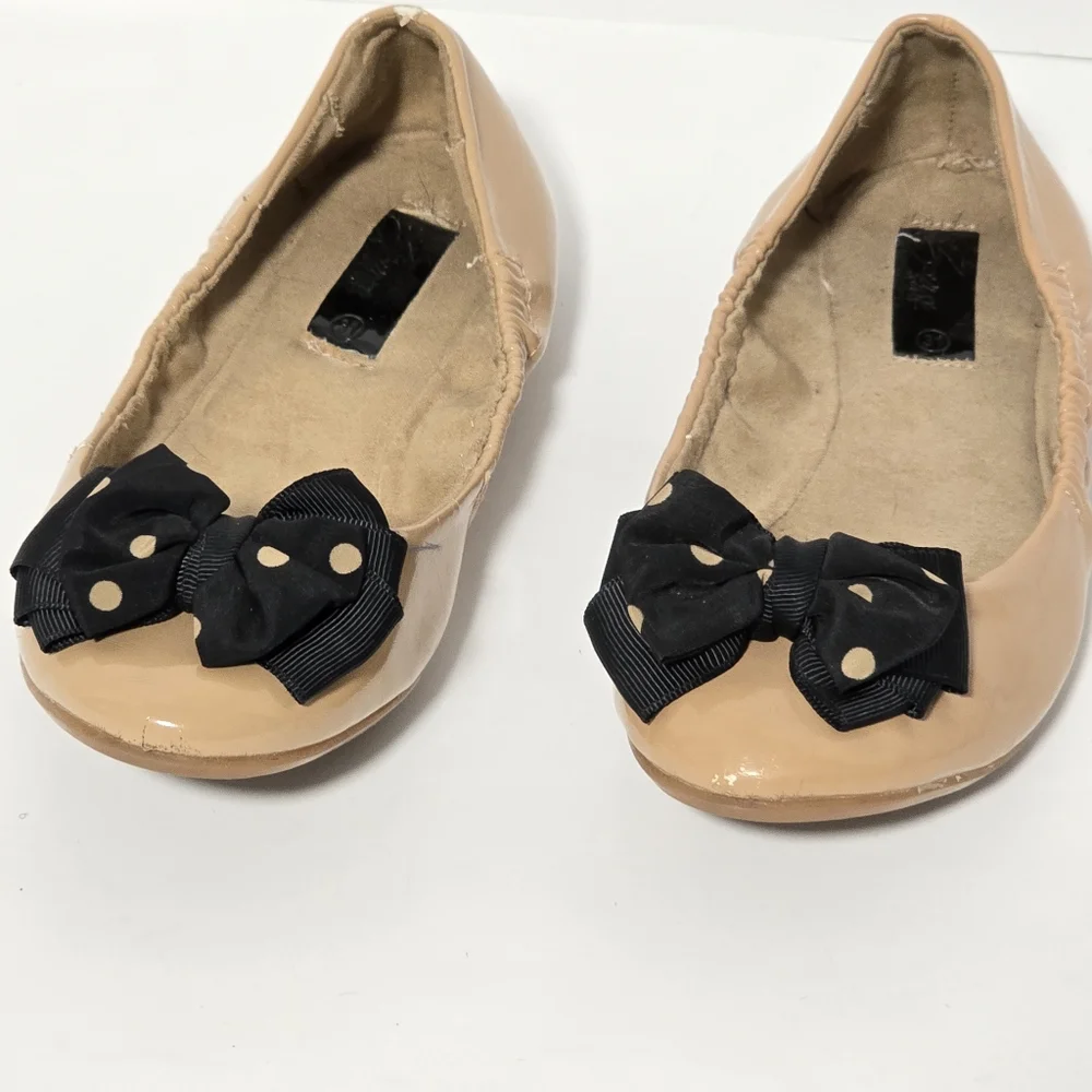 Zara Girls Size 31 Patent Tan Flat Bow Shoes